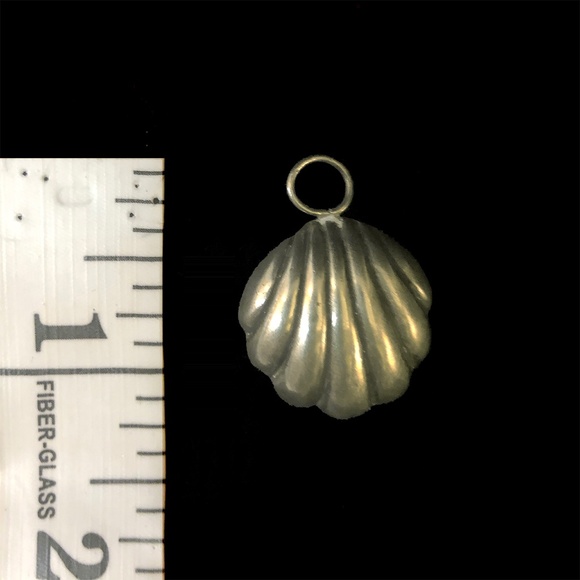 Vintage Set Oxidized Hollow + Puffy Shell Pendants - Picture 5 of 8